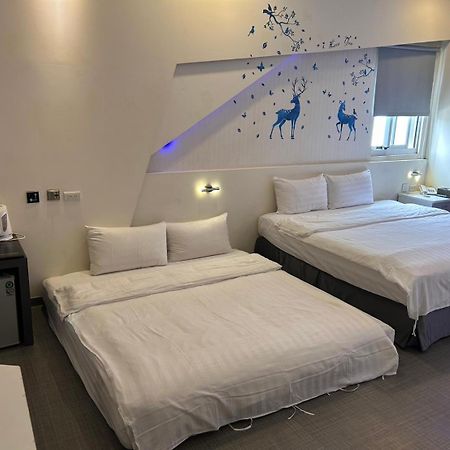Galaxia Business Hotel Тайджун Екстериор снимка