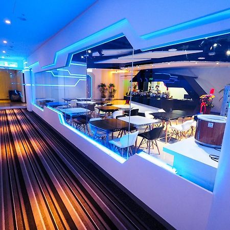 Galaxia Business Hotel Тайджун Екстериор снимка
