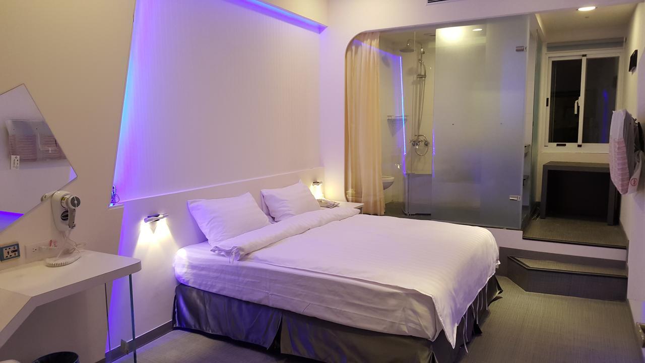 Galaxia Business Hotel Тайджун Екстериор снимка