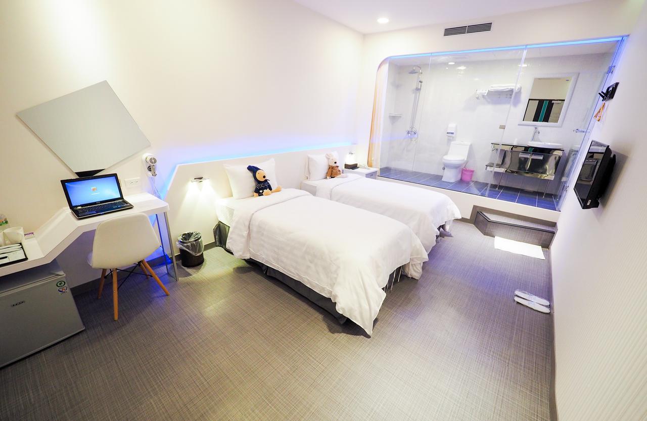 Galaxia Business Hotel Тайджун Екстериор снимка