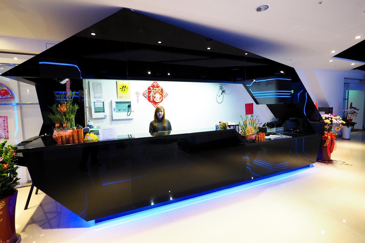 Galaxia Business Hotel Тайджун Екстериор снимка