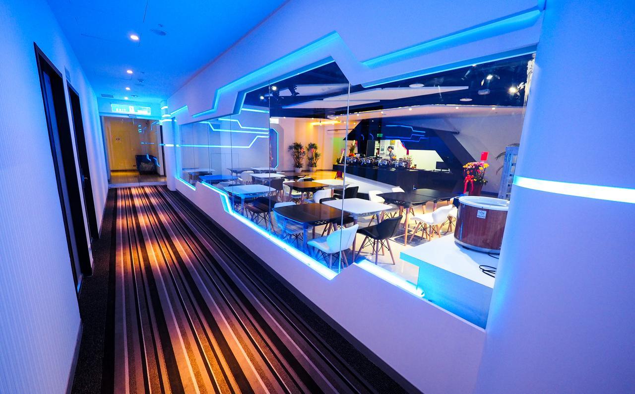 Galaxia Business Hotel Тайджун Екстериор снимка