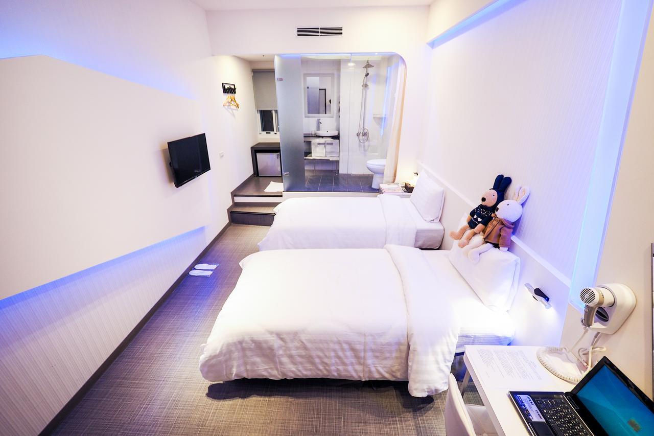 Galaxia Business Hotel Тайджун Екстериор снимка