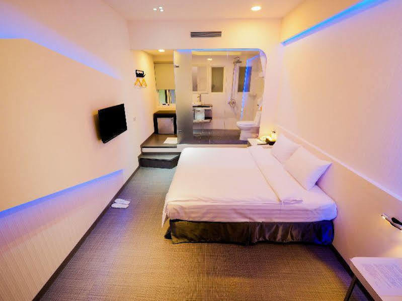 Galaxia Business Hotel Тайджун Екстериор снимка