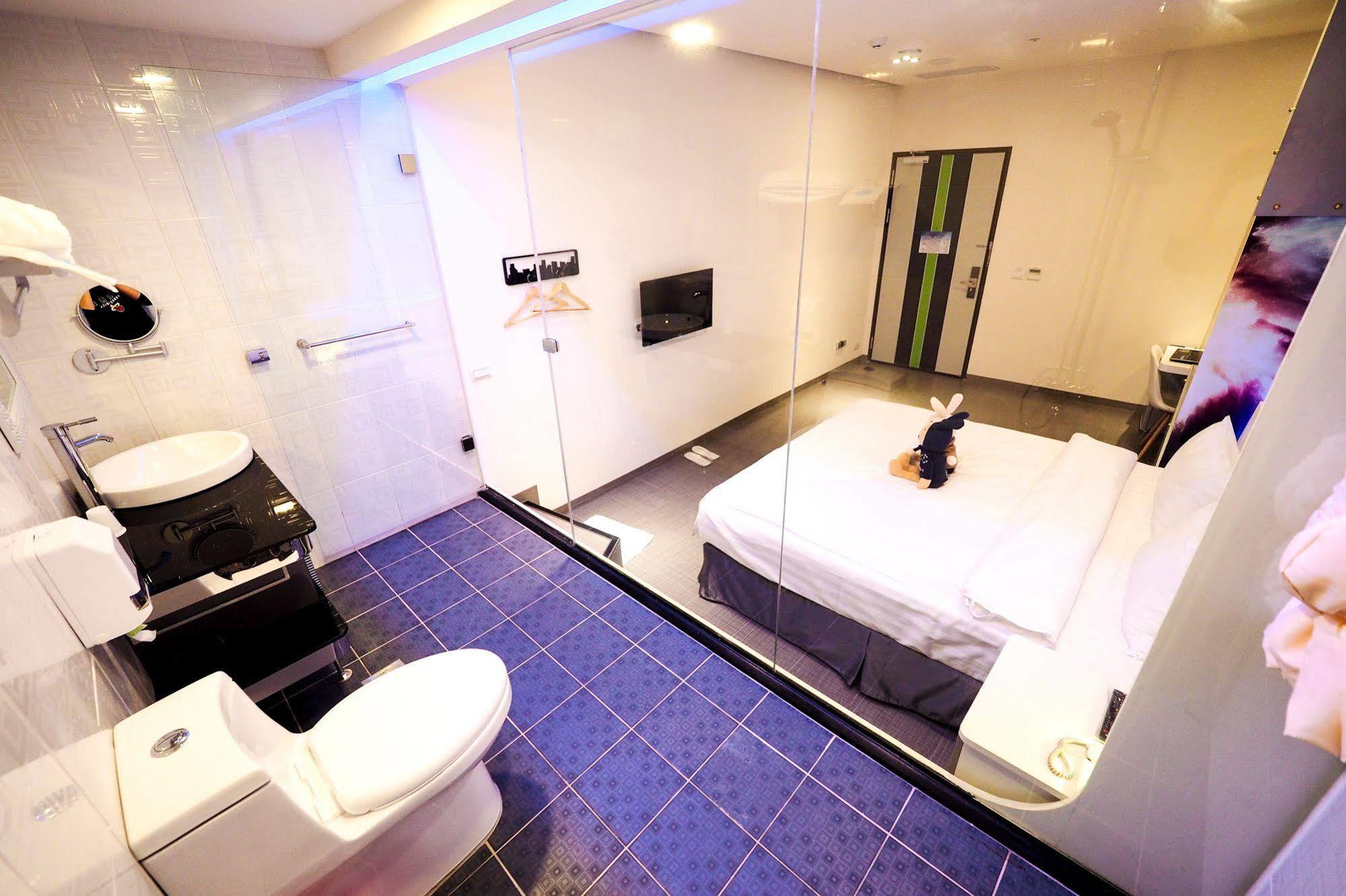 Galaxia Business Hotel Тайджун Екстериор снимка