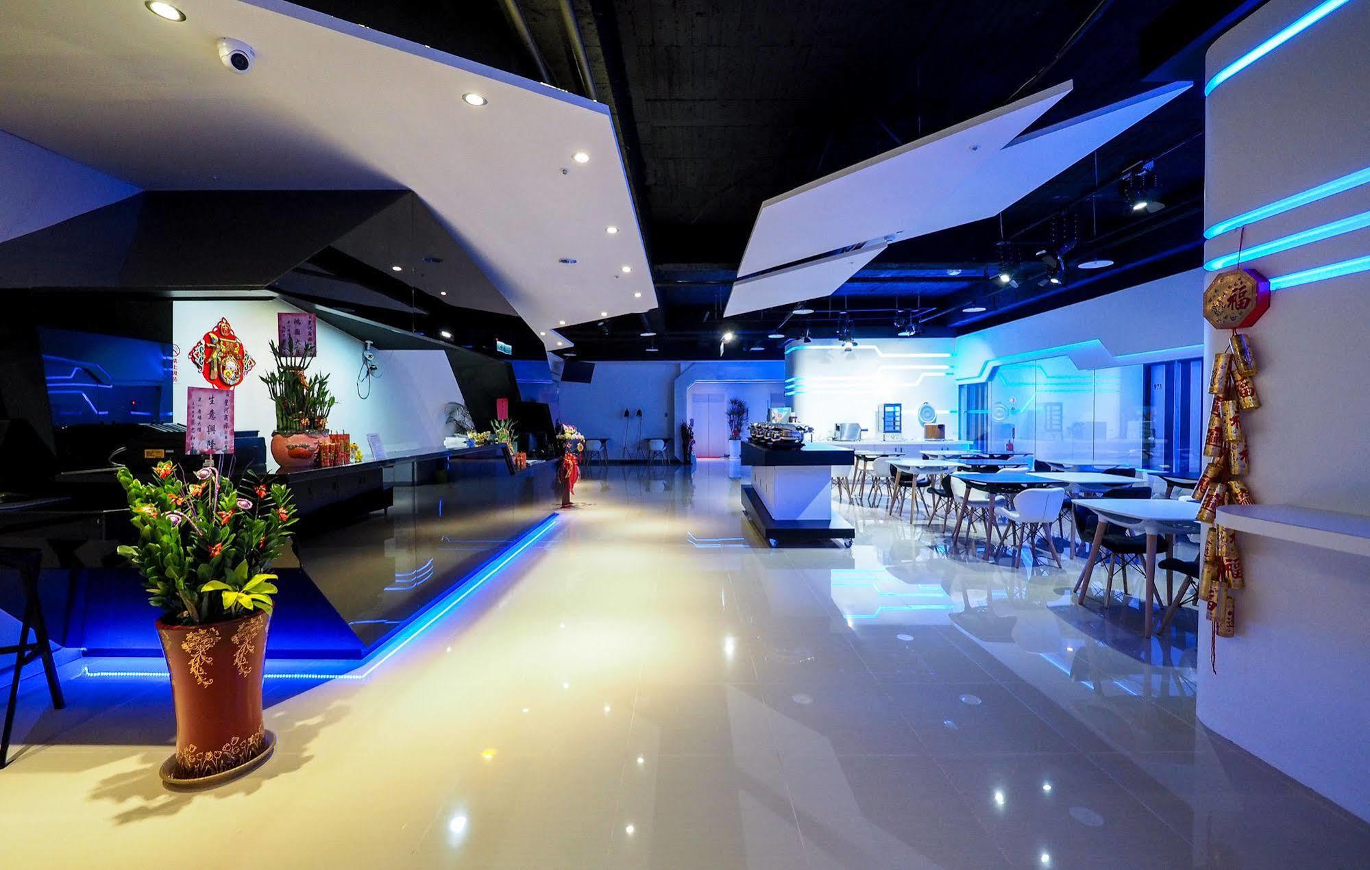 Galaxia Business Hotel Тайджун Екстериор снимка