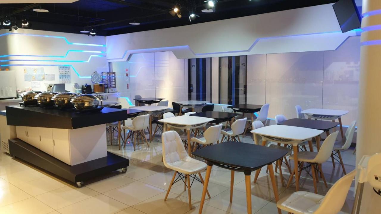 Galaxia Business Hotel Тайджун Екстериор снимка